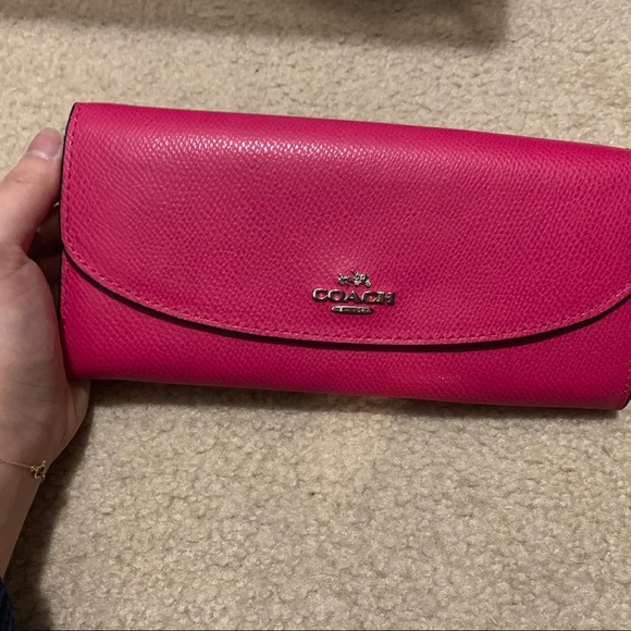 COACH Wallet - Picture 4 of 4